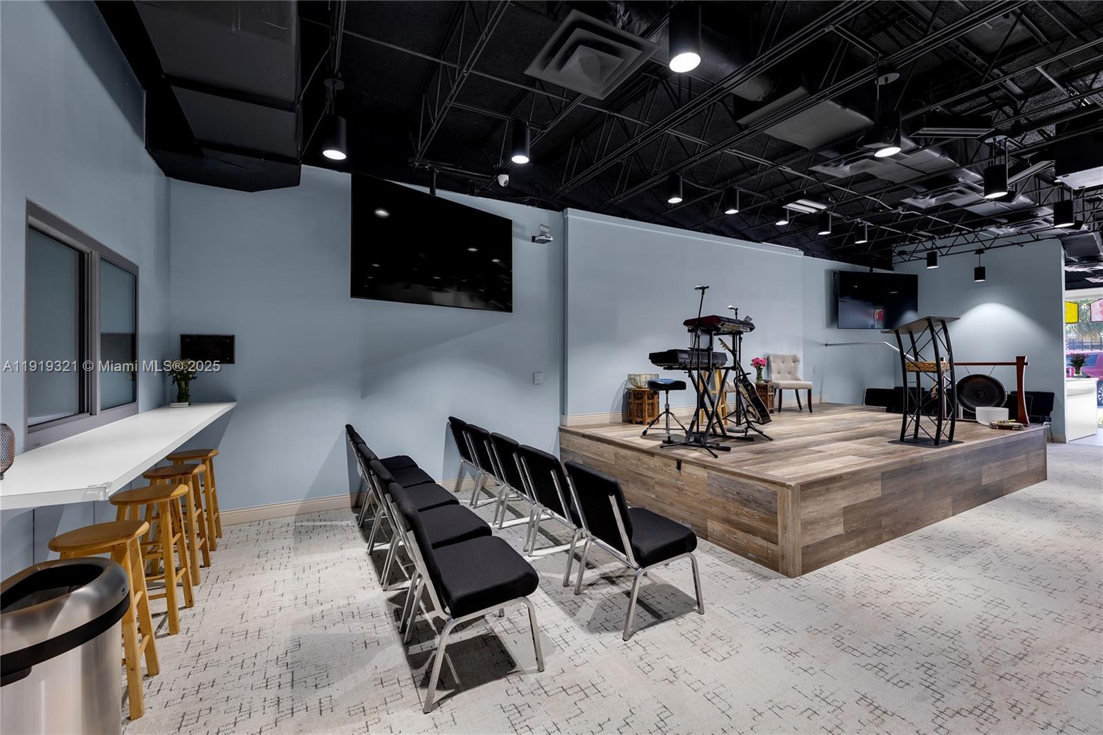   /   sq. ft. $ 2025-11-24 0 Photo