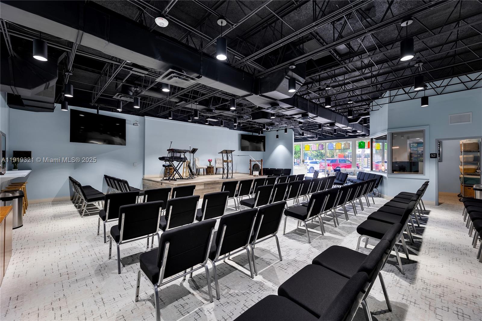   /   sq. ft. $ 2025-11-24 0 Photo