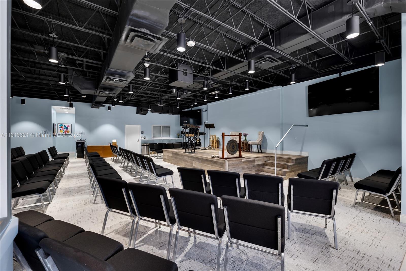   /   sq. ft. $ 2025-11-24 0 Photo