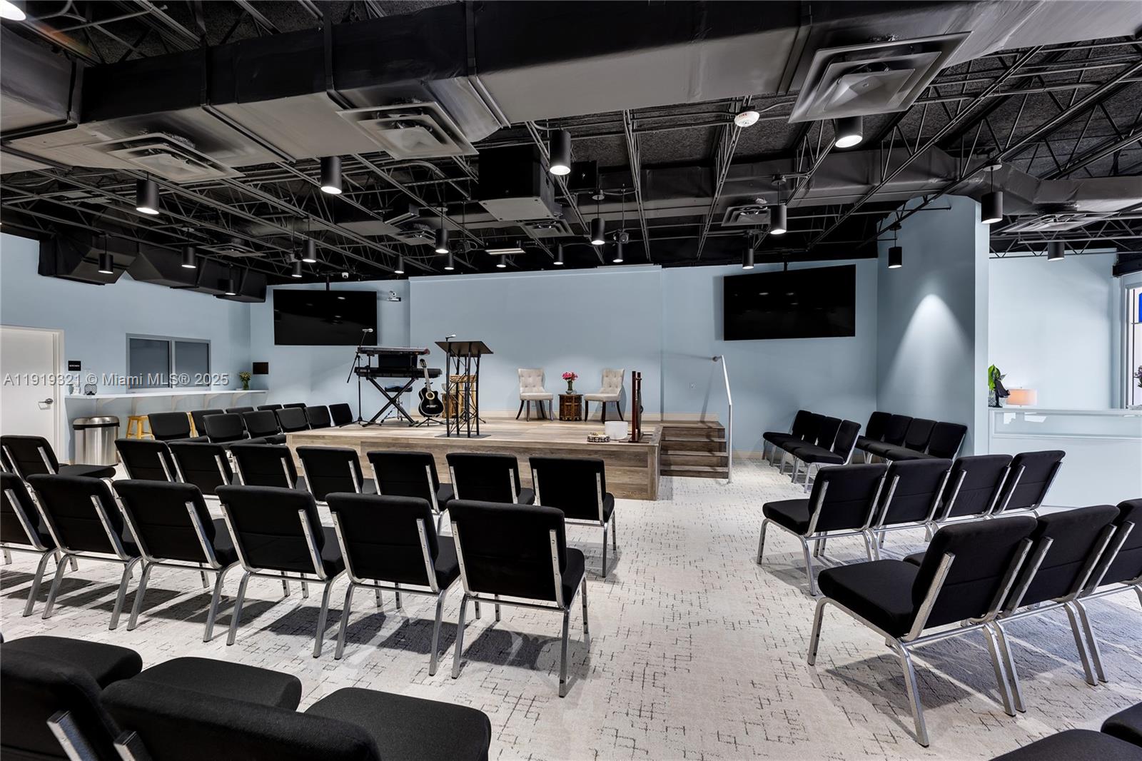   /   sq. ft. $ 2025-11-24 0 Photo