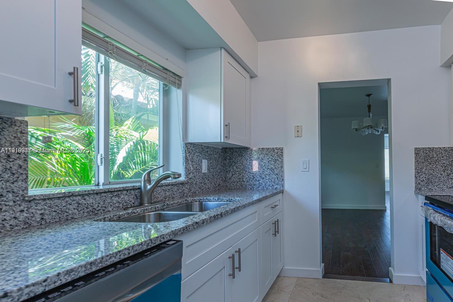 See details / 1600 sq. ft. $ 2025-11-24 0 Photo