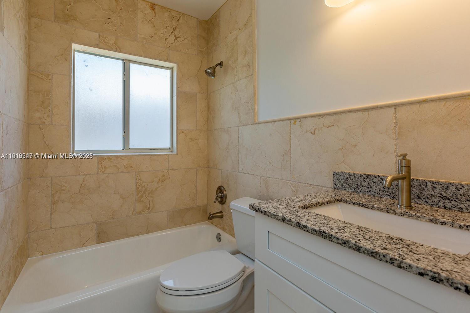 See details / 1600 sq. ft. $ 2025-11-24 0 Photo