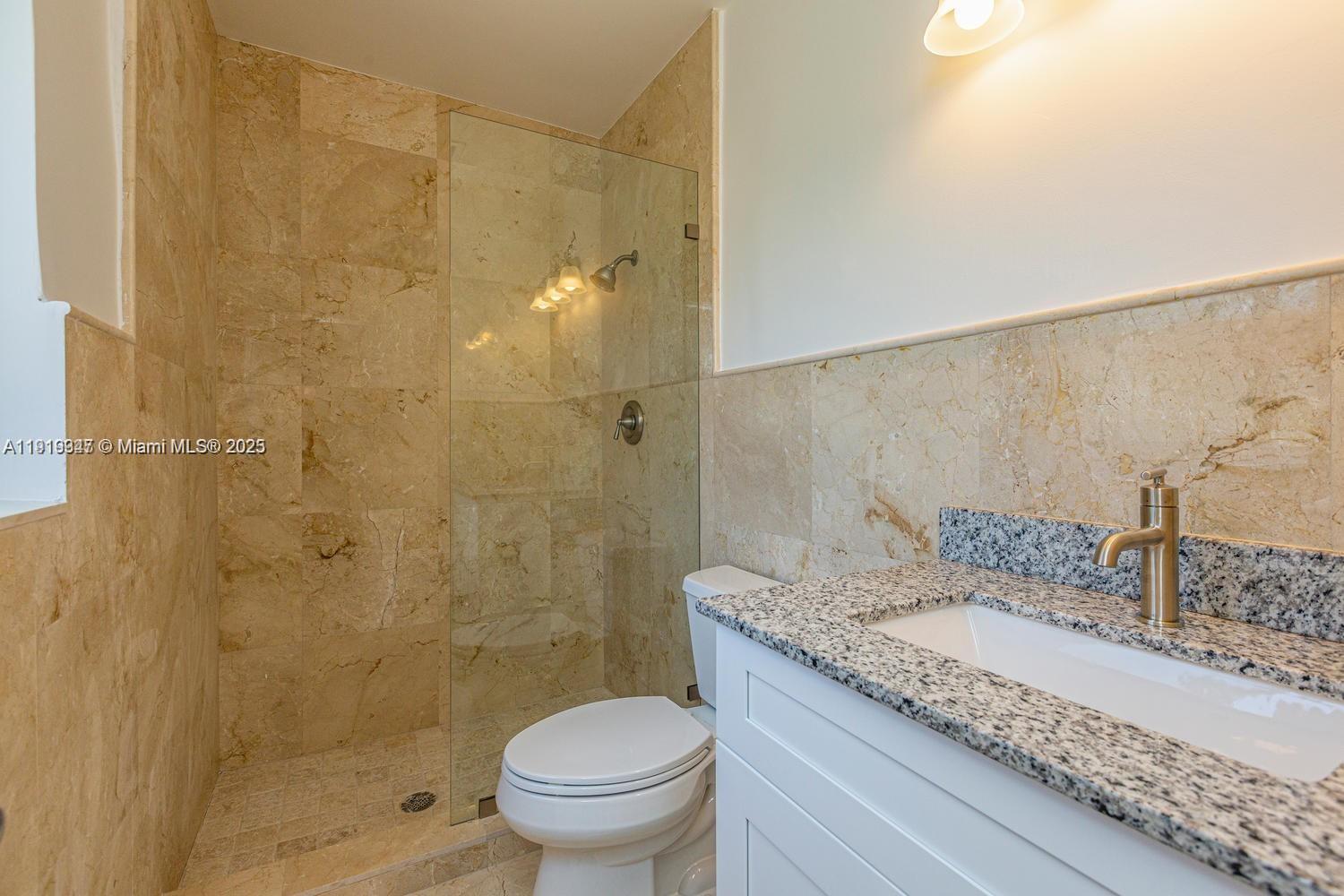 See details / 1600 sq. ft. $ 2025-11-24 0 Photo