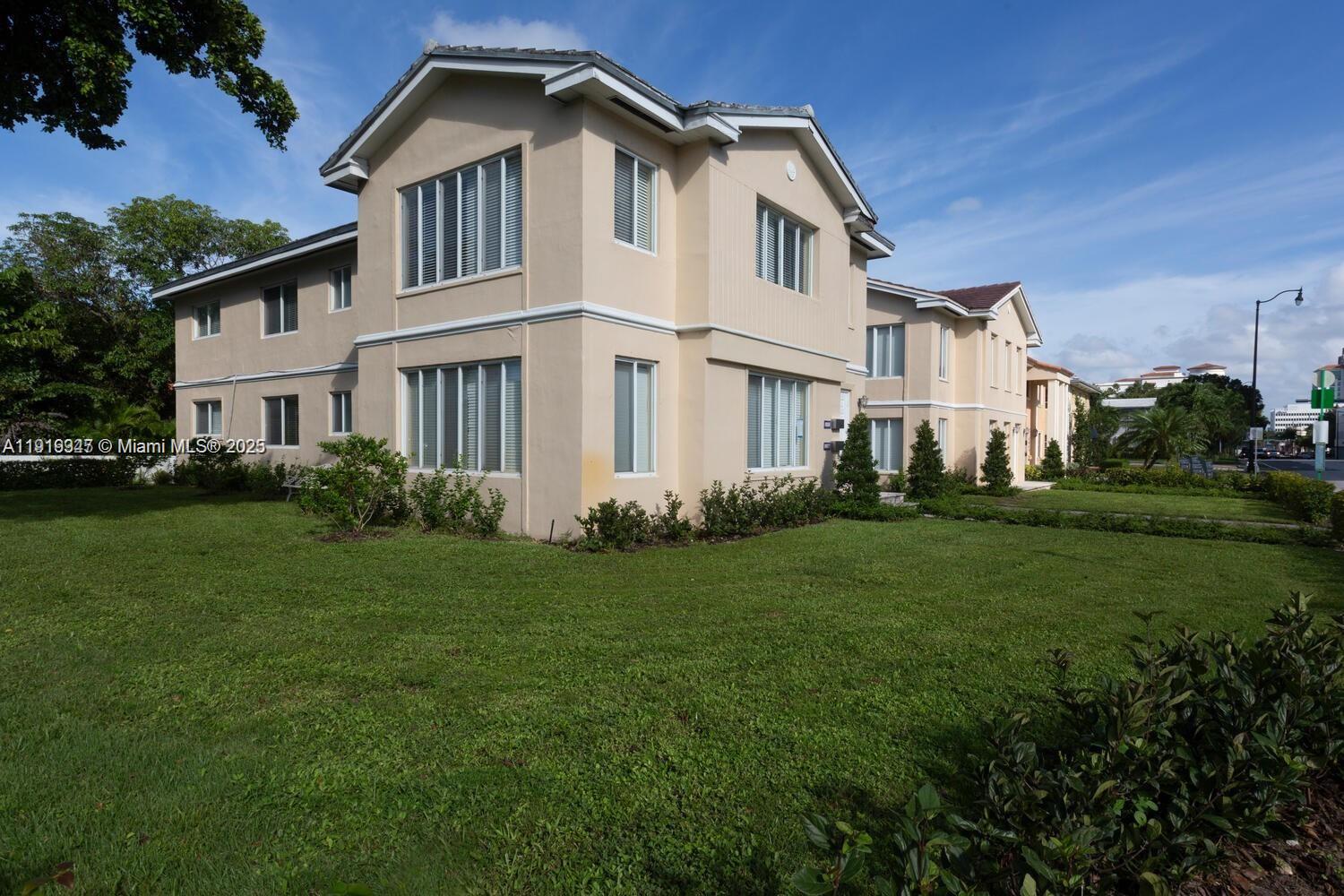 See details / 1600 sq. ft. $ 2025-11-24 0 Photo