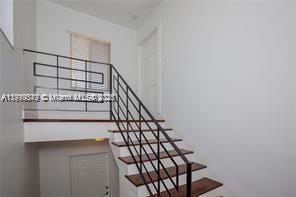 See details / 1582 sq. ft. $ 2025-11-24 0 Photo