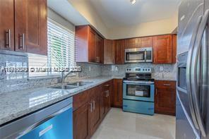 See details / 1582 sq. ft. $ 2025-11-24 0 Photo