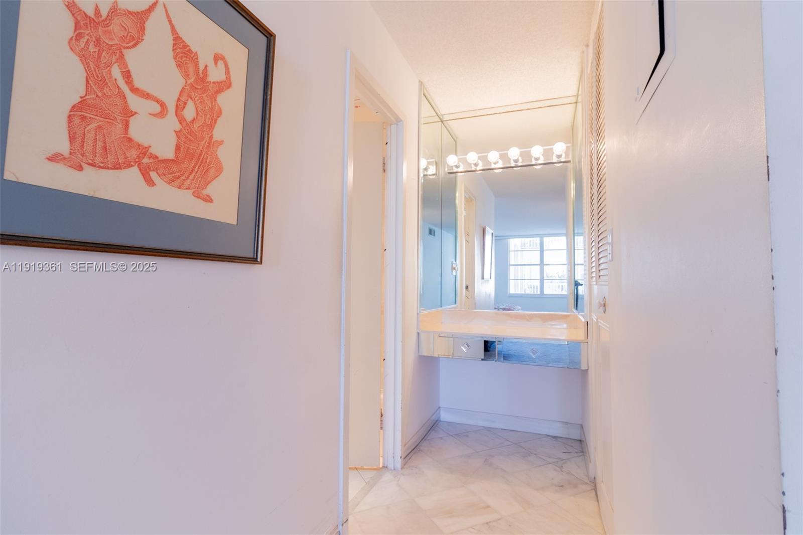 1701 2 / 2 1488 кв.футов $ 2025-11-24 0 Фото