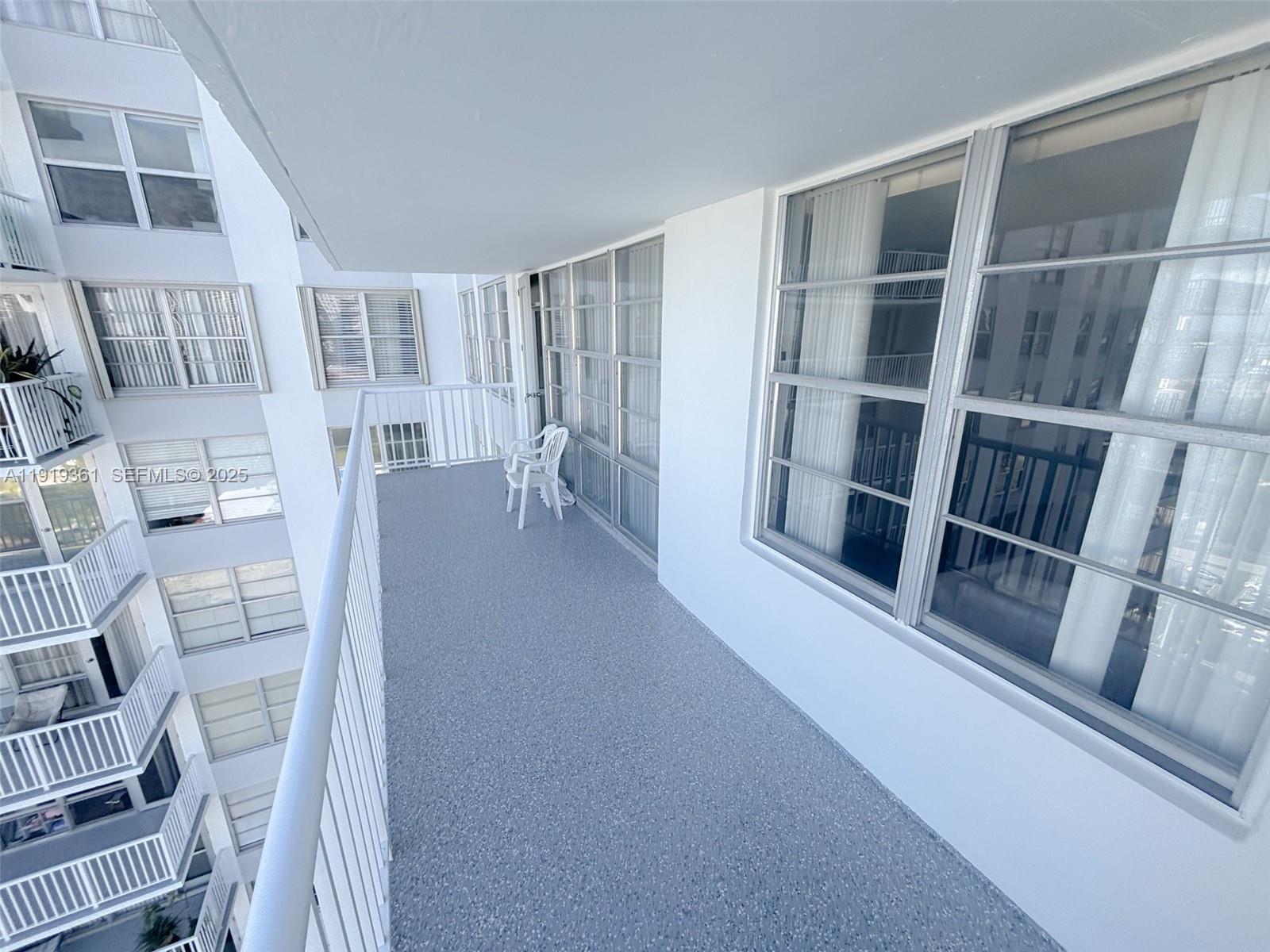 1701 2 / 2 1488 кв.футов $ 2025-11-24 0 Фото