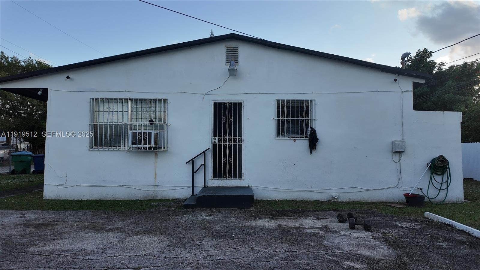 See details / sq. ft. $ 2025-11-24 0 Photo