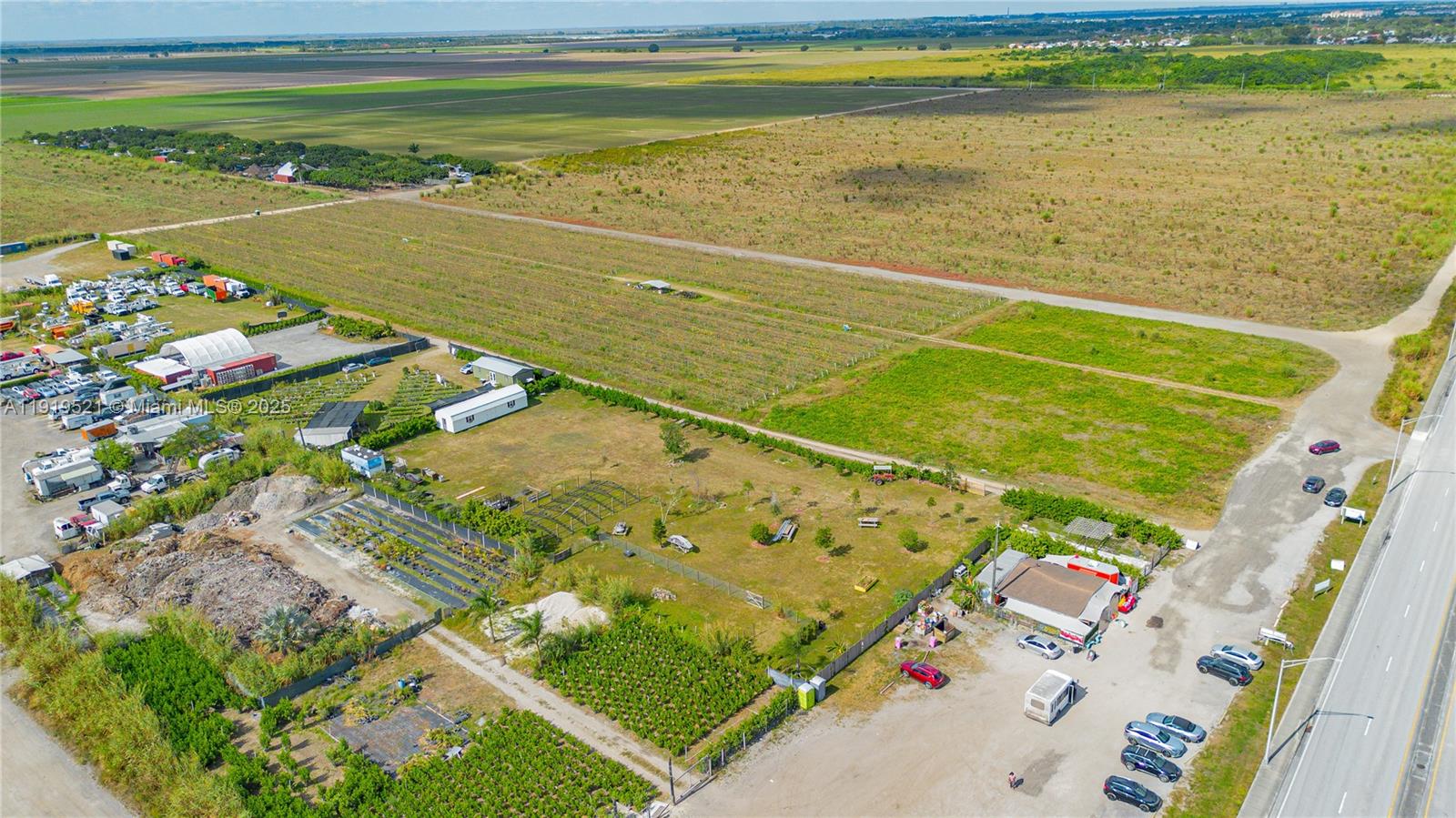   /   sq. ft. $ 2025-11-24 0 foto