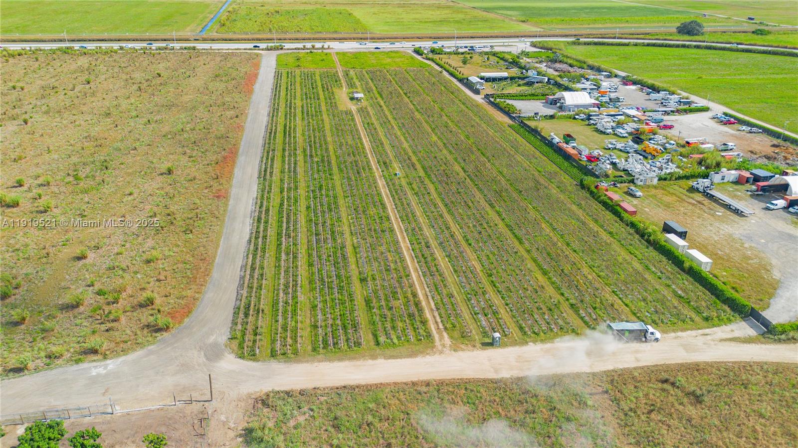   /   sq. ft. $ 2025-11-24 0 foto