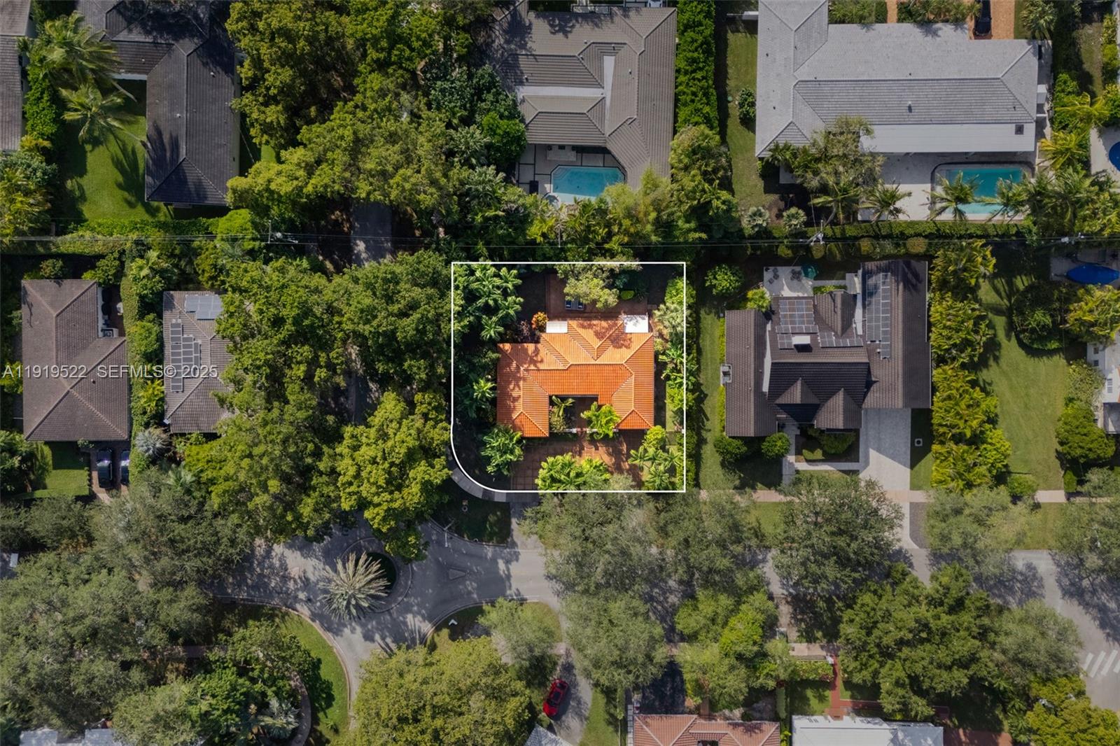   /   кв.футов $ 2025-12-01 0 Фото