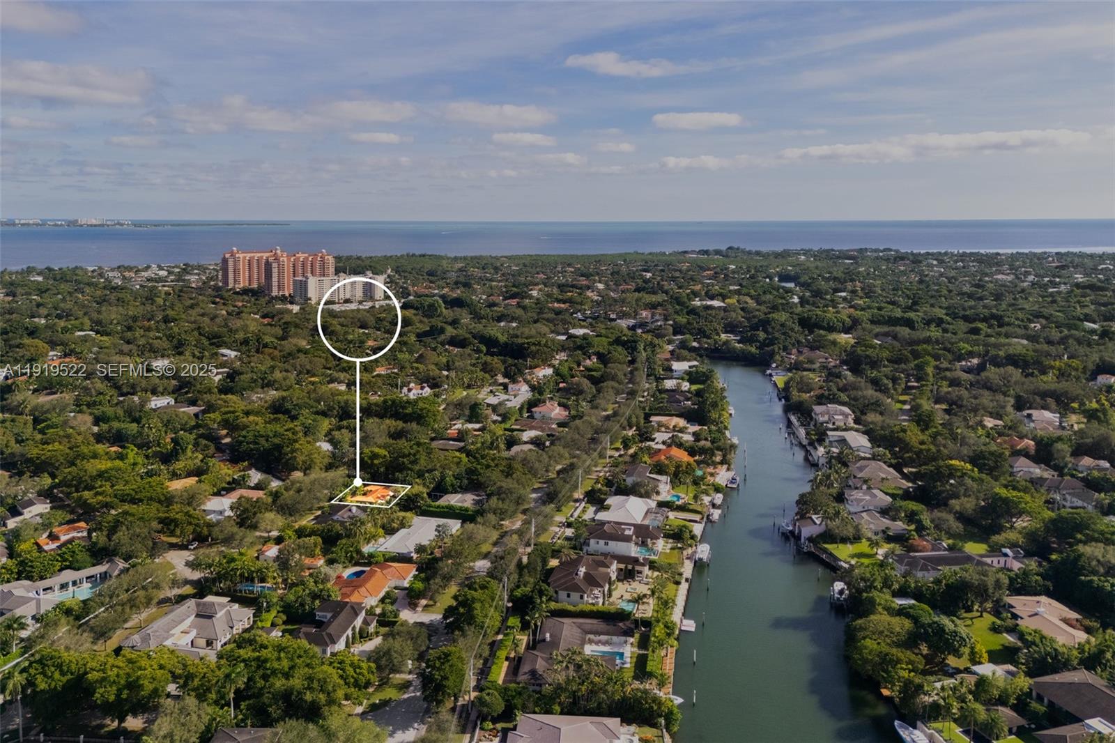   /   кв.футов $ 2025-12-01 0 Фото