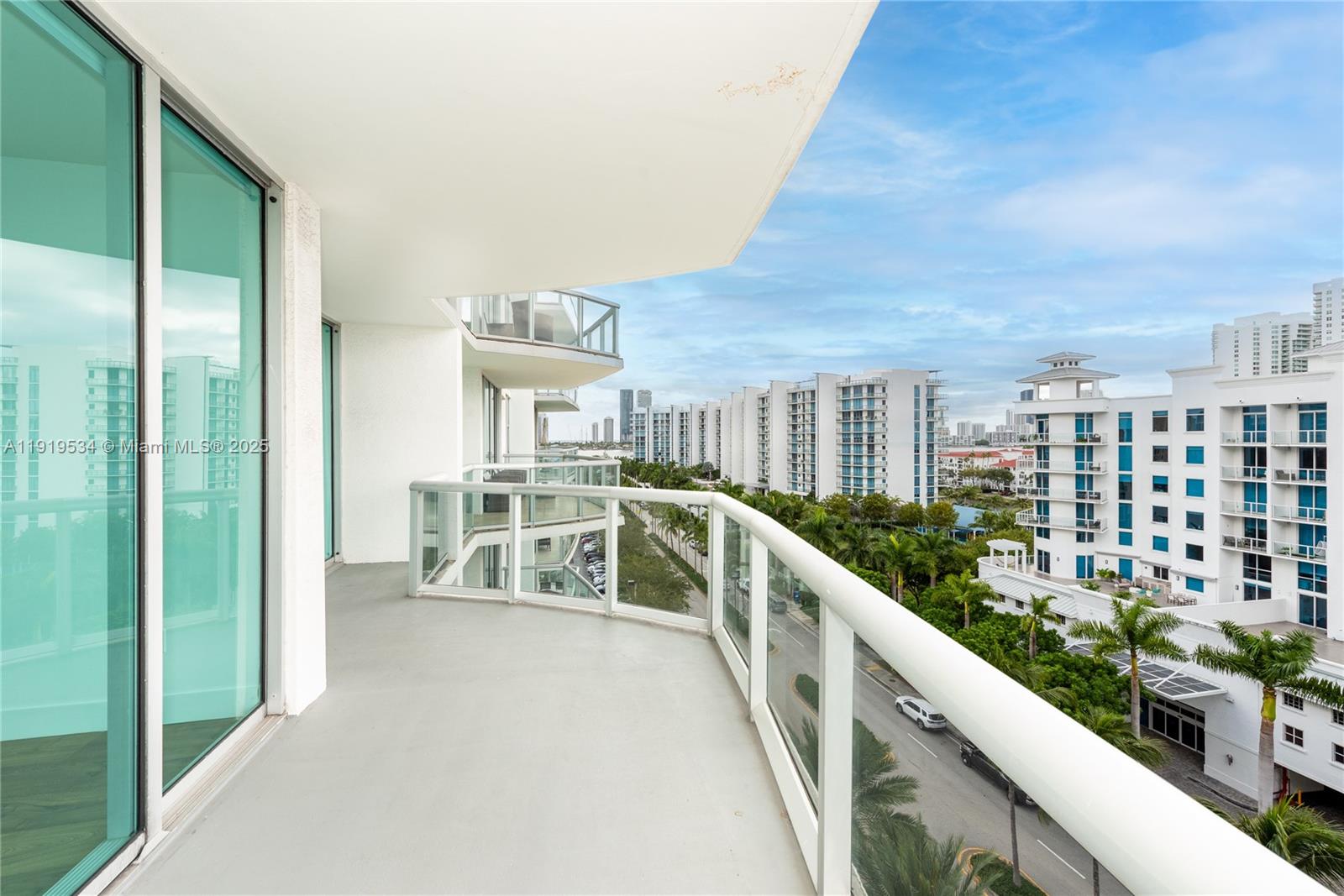 Photo of 3131 188th St  #2-909, Aventura, Florida, 33180 - 