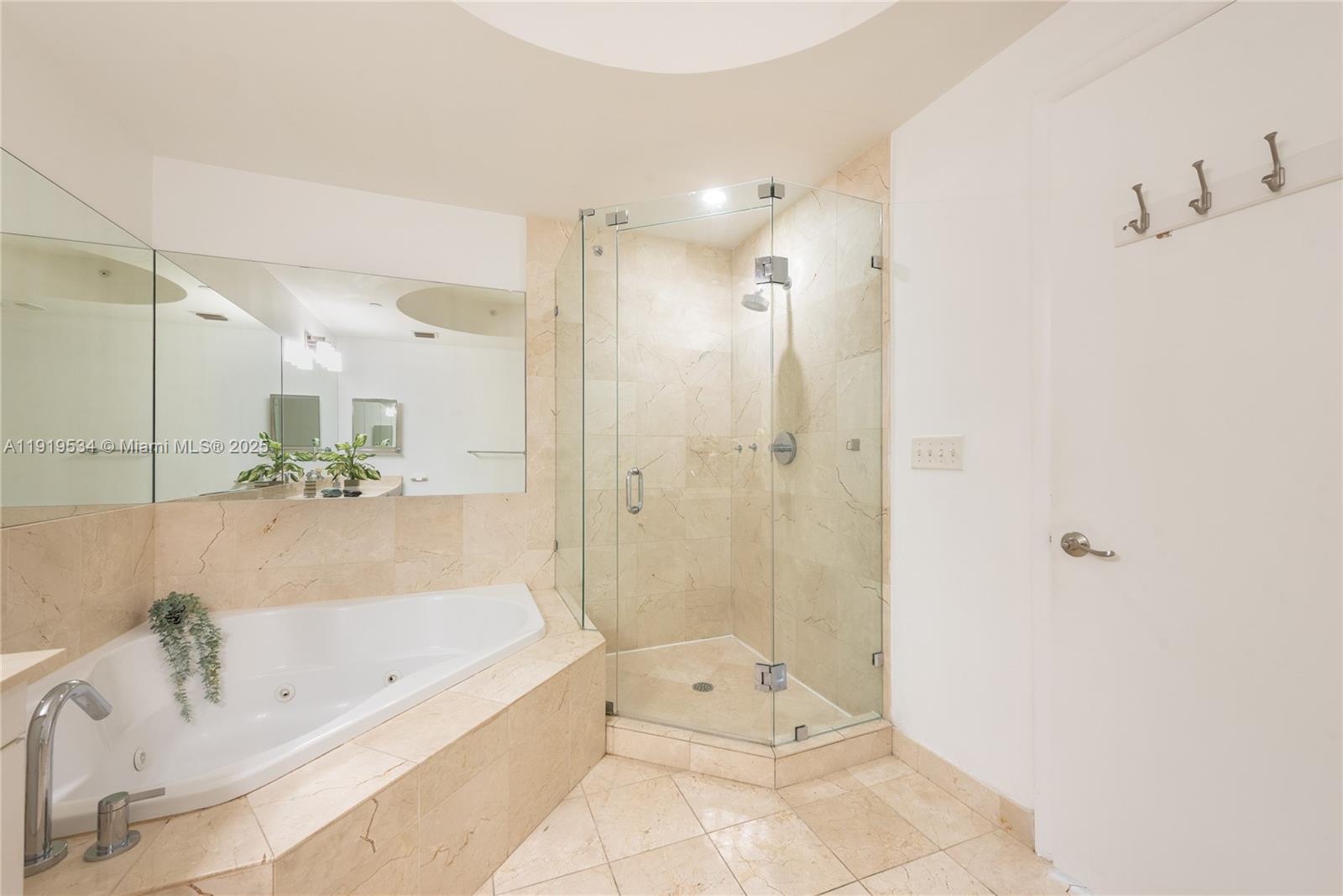 Photo of 3131 188th St  #2-909, Aventura, Florida, 33180 - 