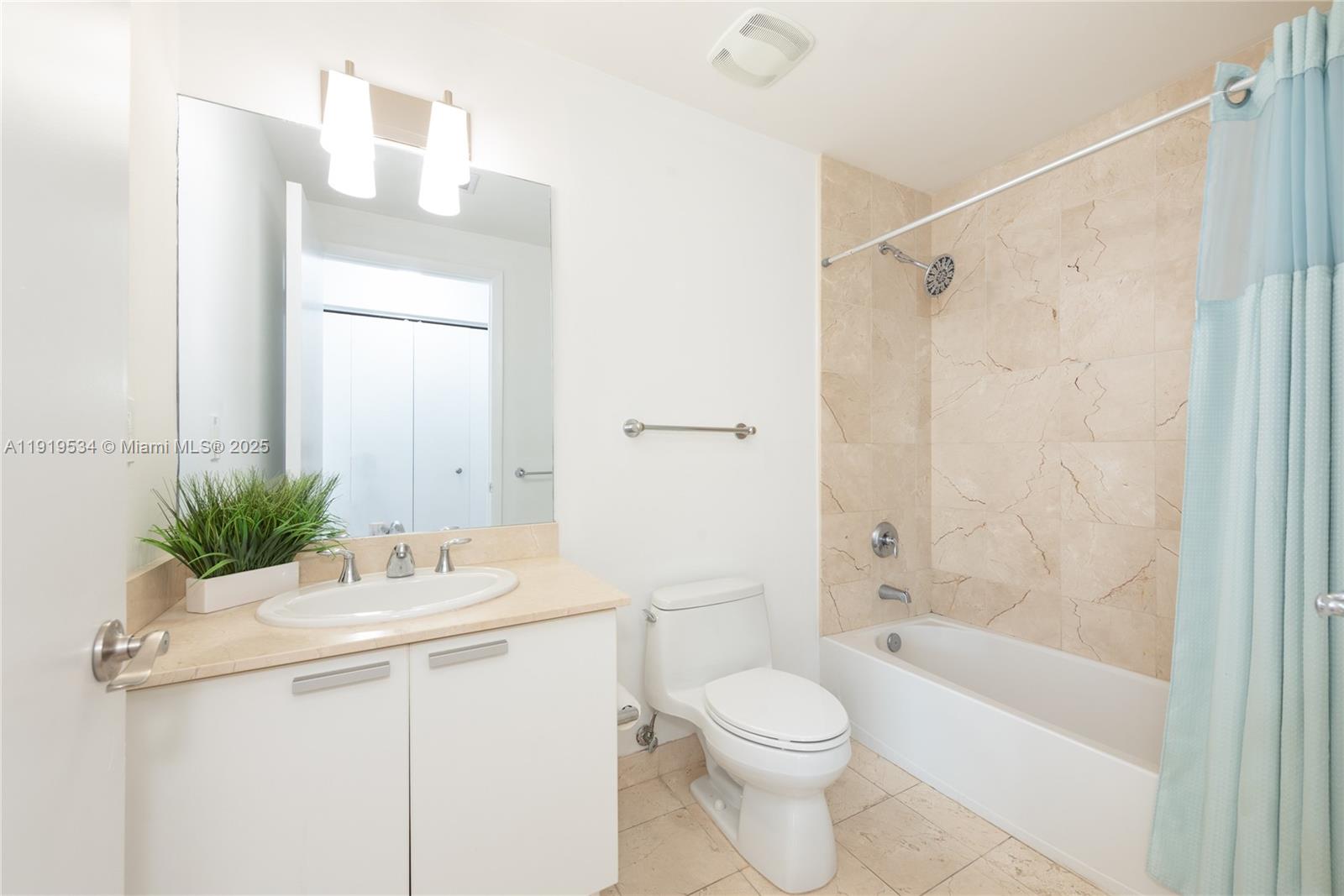 Photo of 3131 188th St  #2-909, Aventura, Florida, 33180 - 