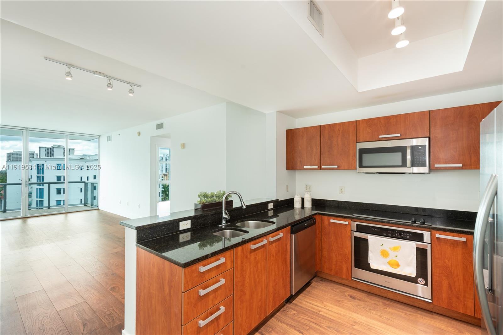 Photo of 3131 188th St  #2-909, Aventura, Florida, 33180 - 