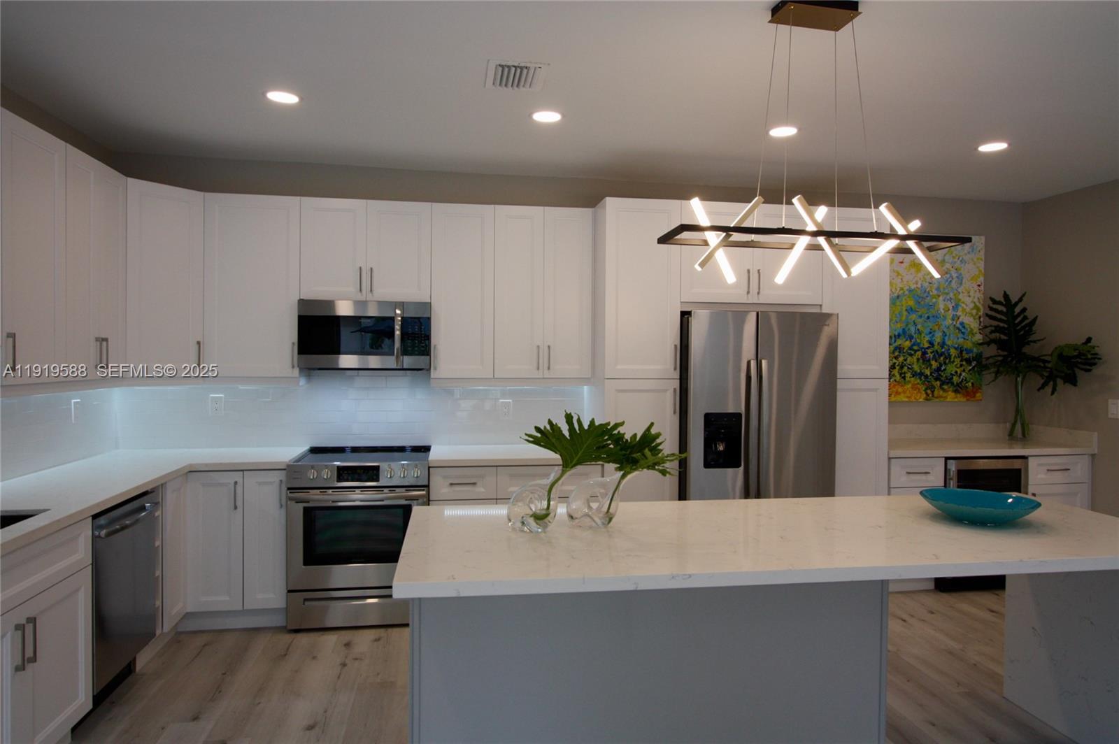 Photo of 935 Lemonwood Ct  (935), Hollywood, Florida, 33019 - 