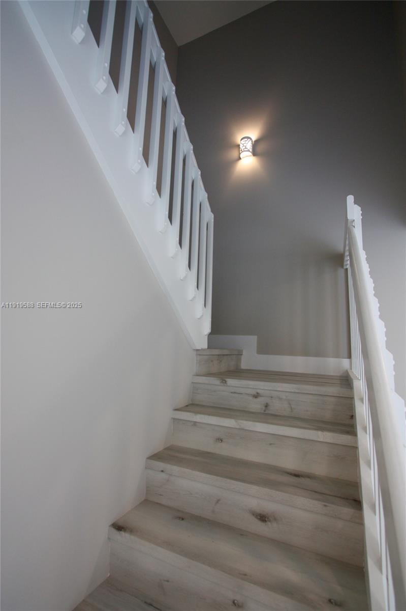 Photo of 935 Lemonwood Ct  (935), Hollywood, Florida, 33019 - 