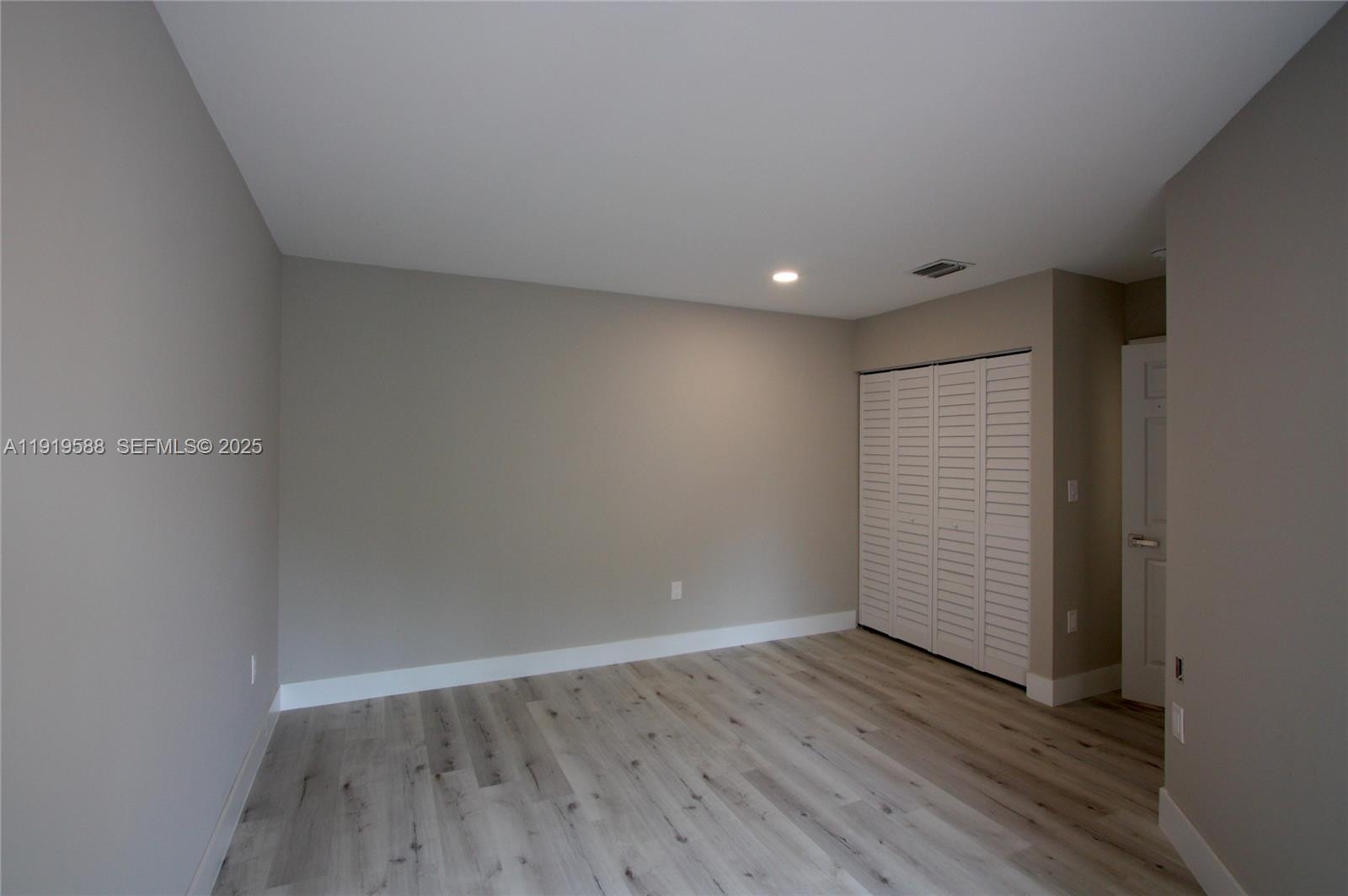 Photo of 935 Lemonwood Ct  (935), Hollywood, Florida, 33019 - 