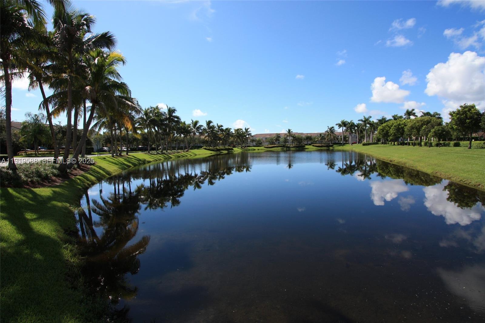 Photo of 935 Lemonwood Ct  (935), Hollywood, Florida, 33019 - 