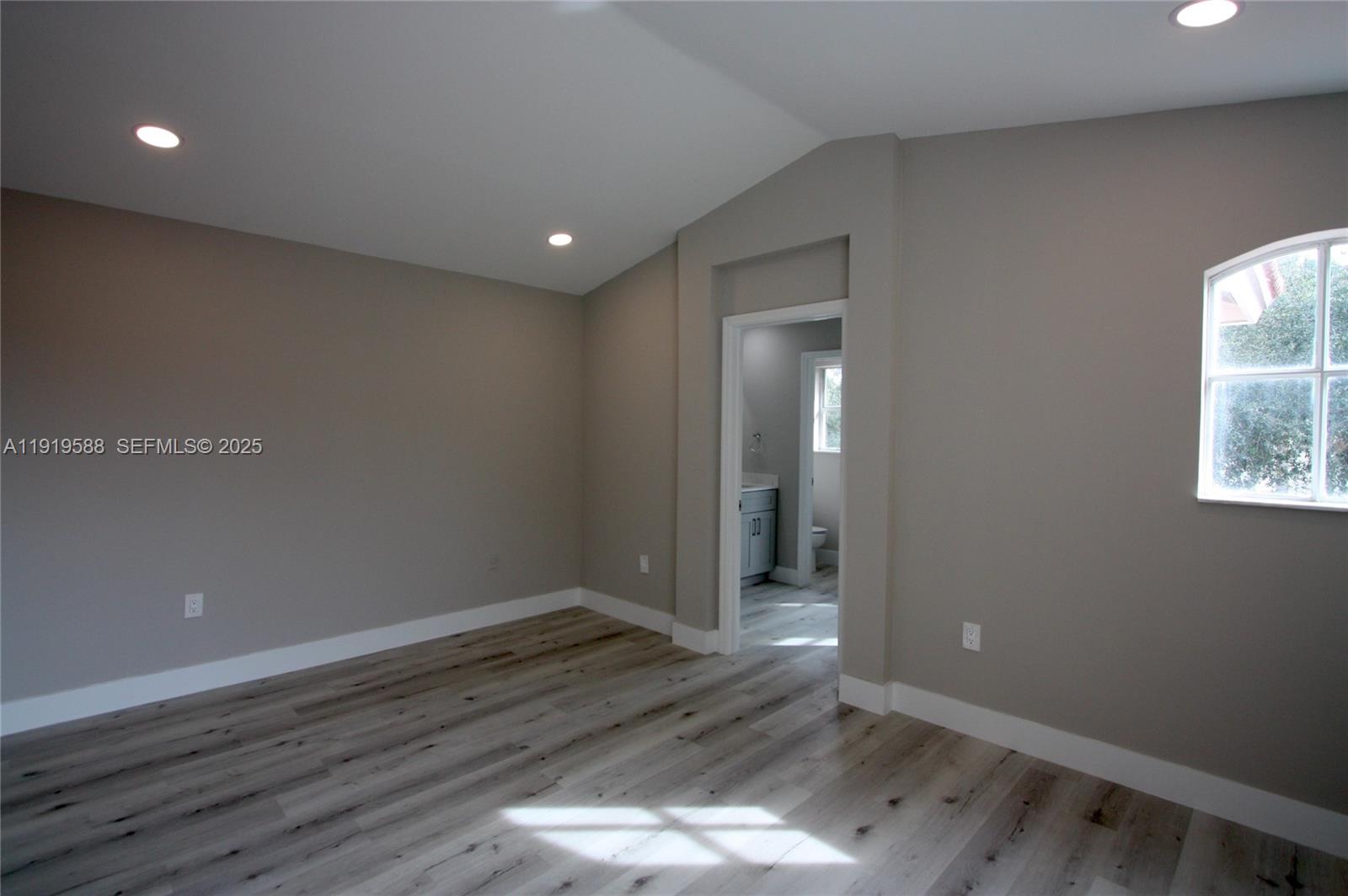 Photo of 935 Lemonwood Ct  (935), Hollywood, Florida, 33019 - Primary Bedroom