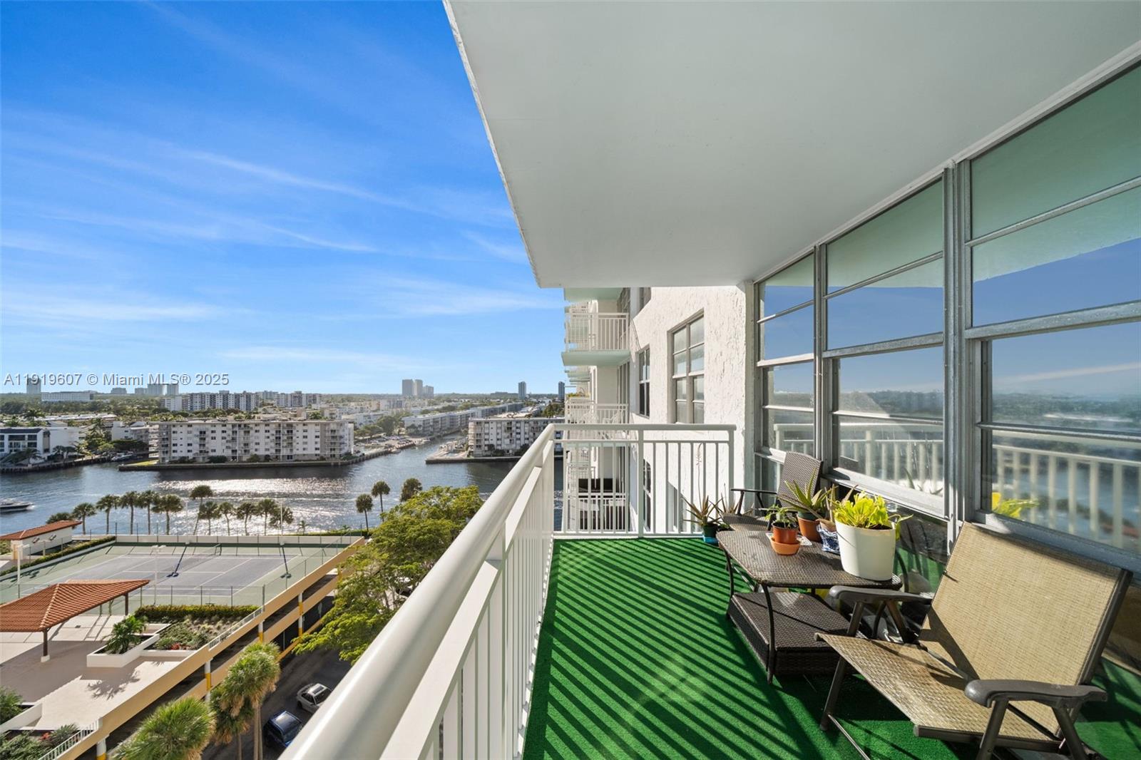 1109 2 / 2 1233 кв.футов $ 2025-11-24 0 Фото