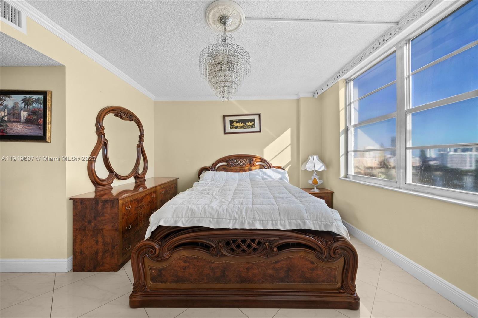 1109 2 / 2 1233 кв.футов $ 2025-11-24 0 Фото