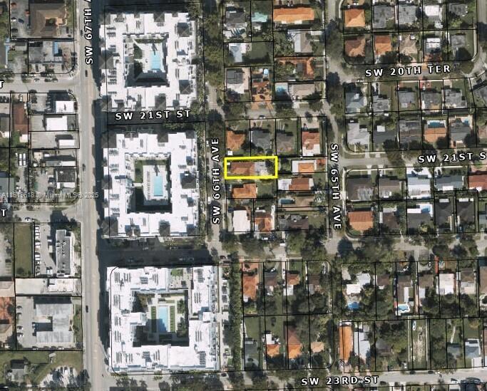   /   кв.футов $ 2025-11-24 0 Фото