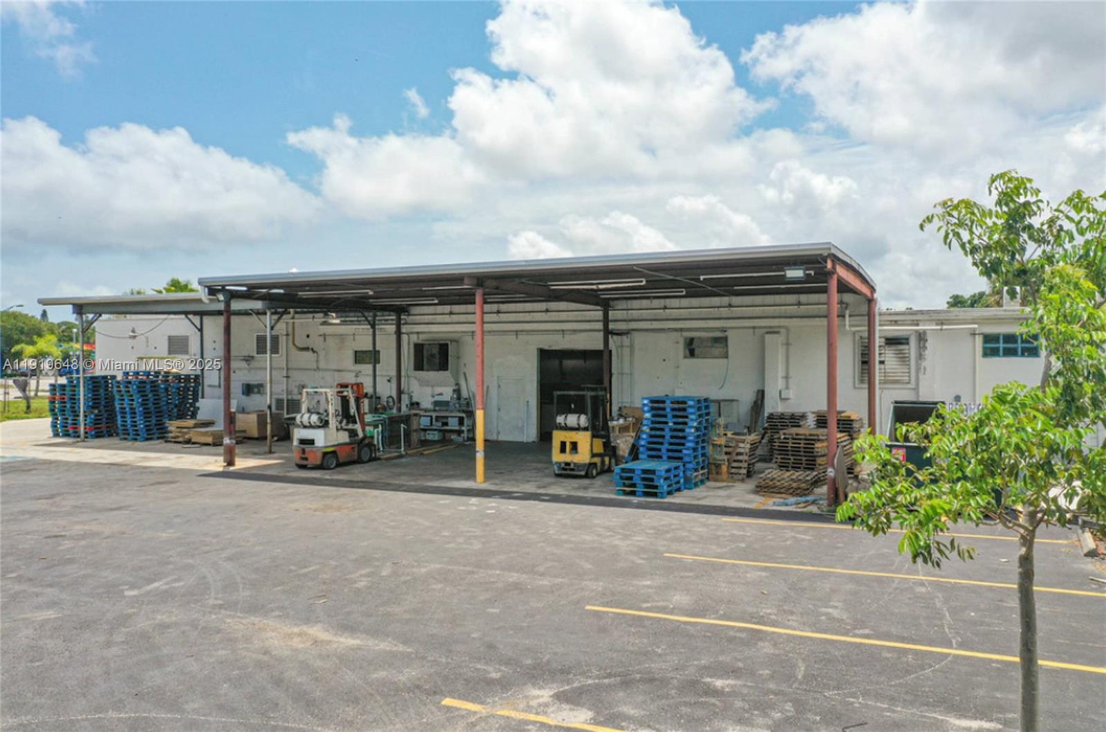 See details / sq. ft. $ 2025-11-25 0 Photo