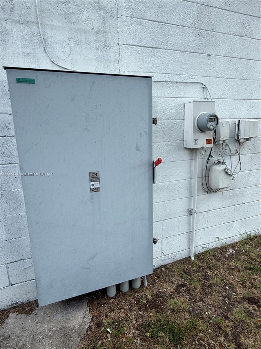 See details / sq. ft. $ 2025-11-25 0 Photo