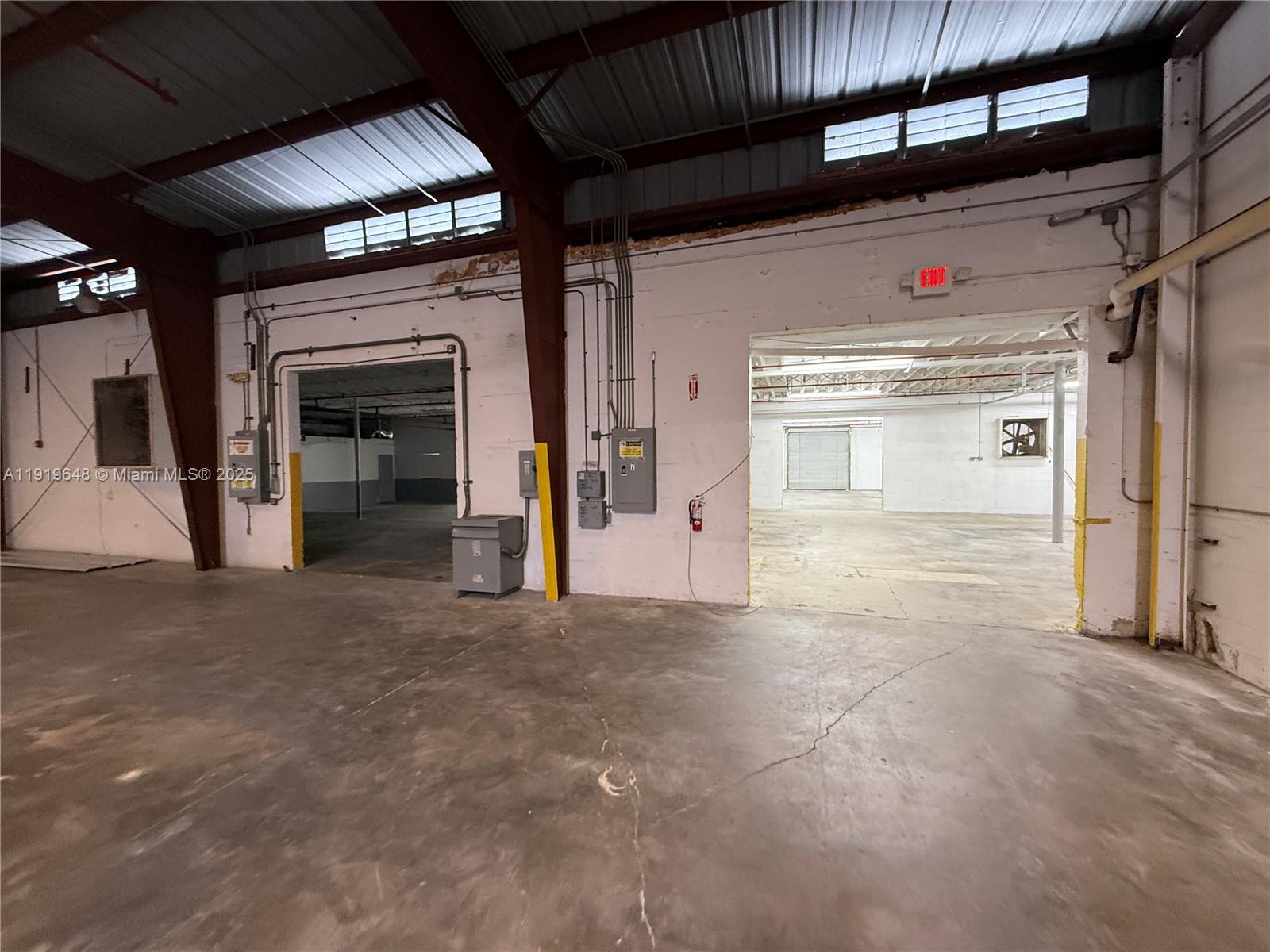 See details / sq. ft. $ 2025-11-25 0 Photo