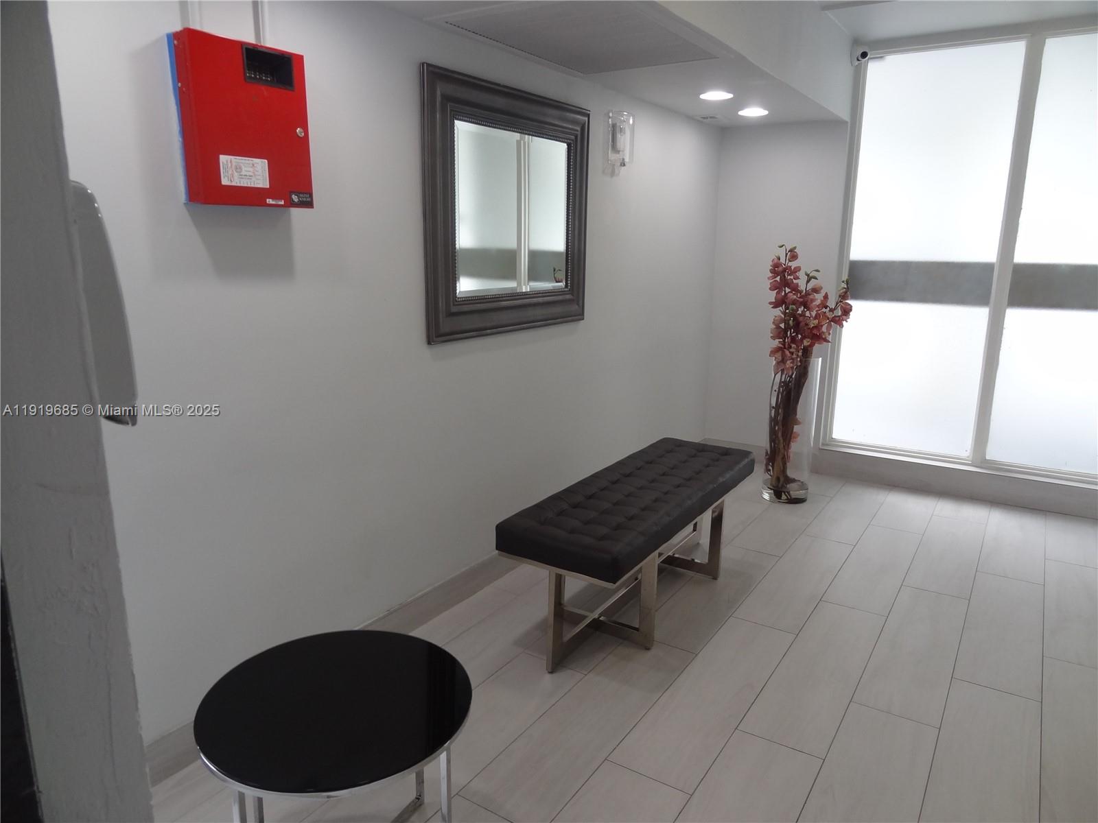 EI506 1 / 1 741 sq. ft. $ 2025-11-25 0 Photo