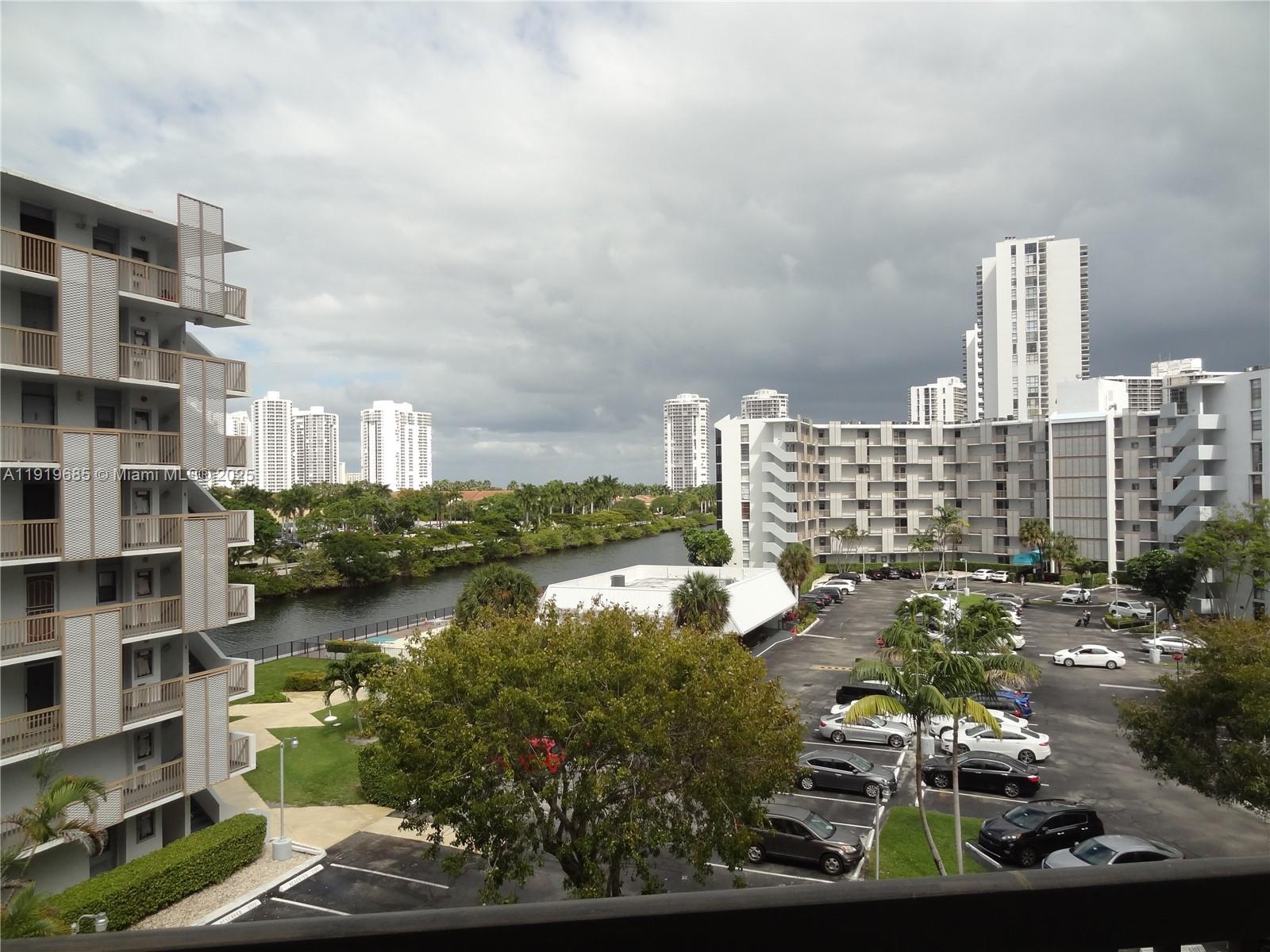 EI506 1 / 1 741 sq. ft. $ 2025-11-25 0 Photo