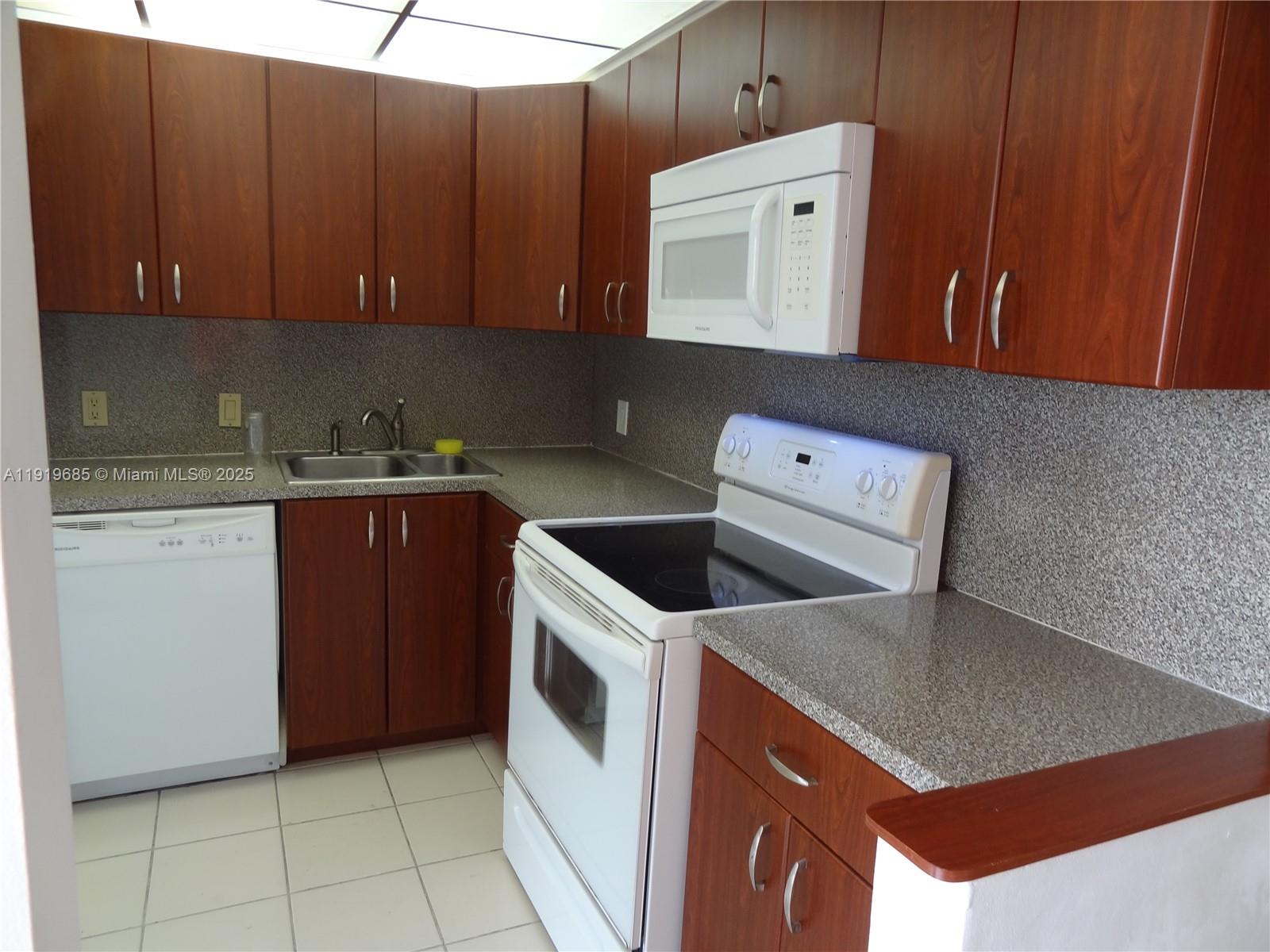 EI506 1 / 1 741 sq. ft. $ 2025-11-25 0 Photo