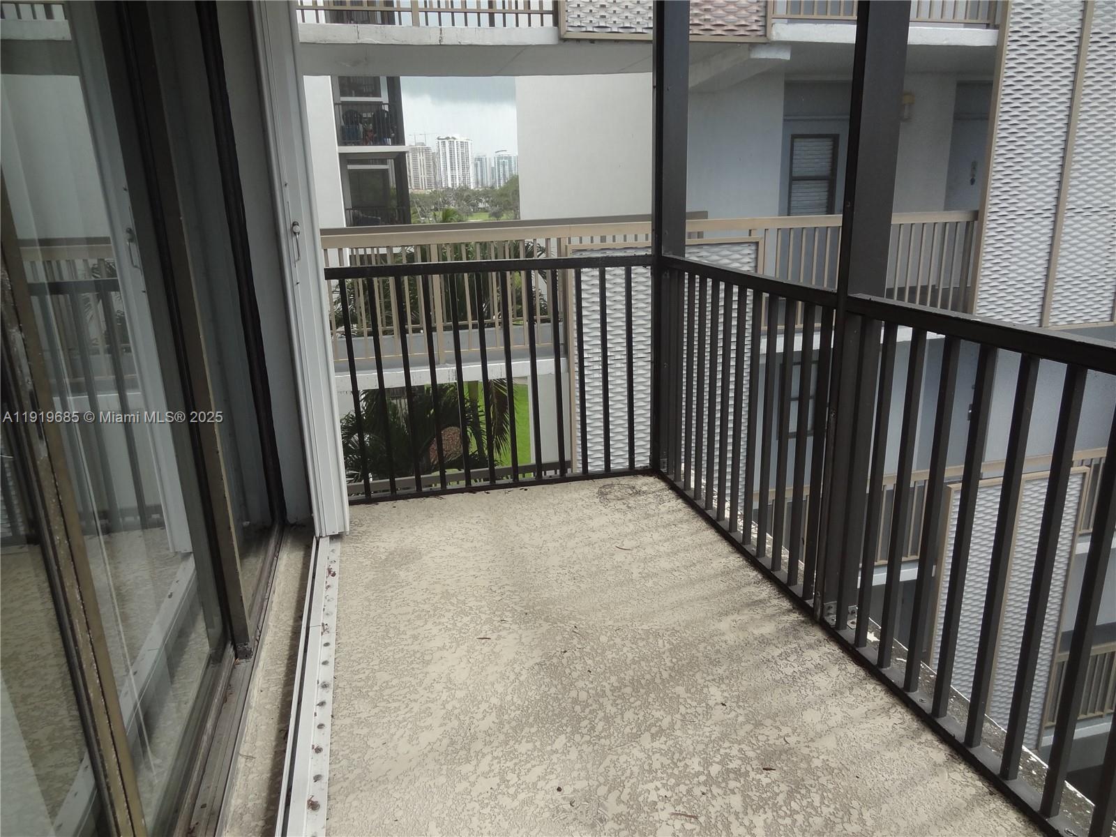 EI506 1 / 1 741 sq. ft. $ 2025-11-25 0 Photo