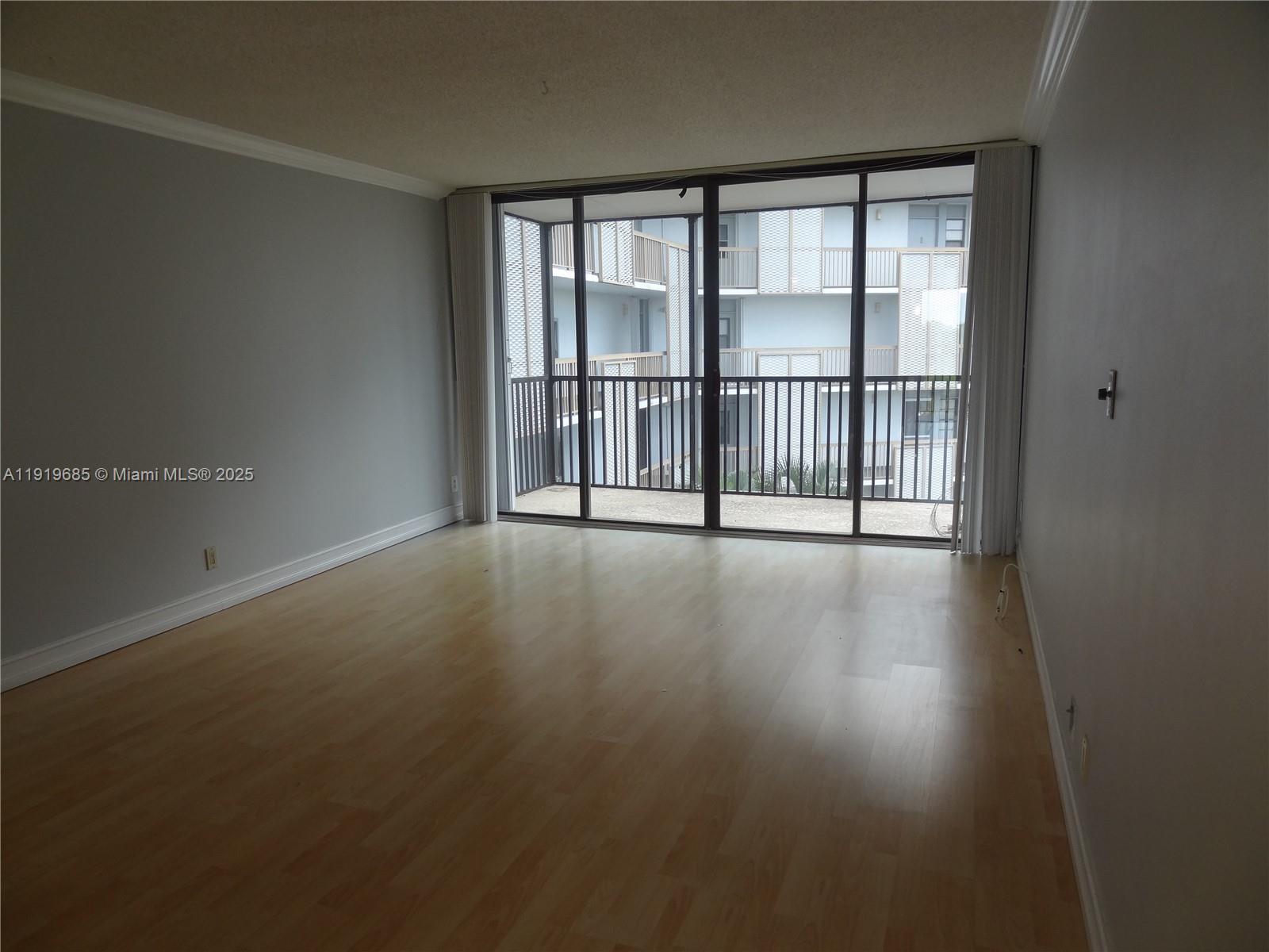 EI506 1 / 1 741 sq. ft. $ 2025-11-25 0 Photo