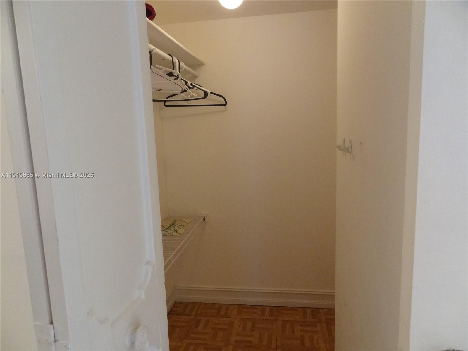 EI506 1 / 1 741 sq. ft. $ 2025-11-25 0 Photo