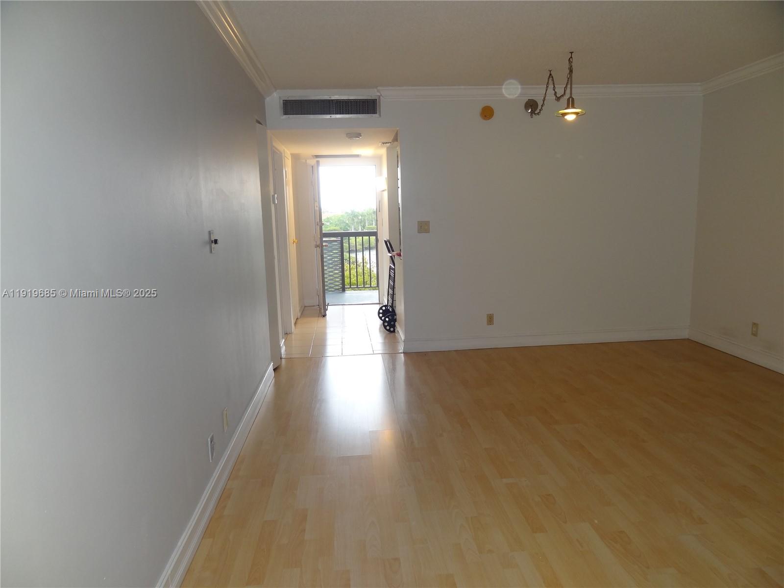 EI506 1 / 1 741 sq. ft. $ 2025-11-25 0 Photo