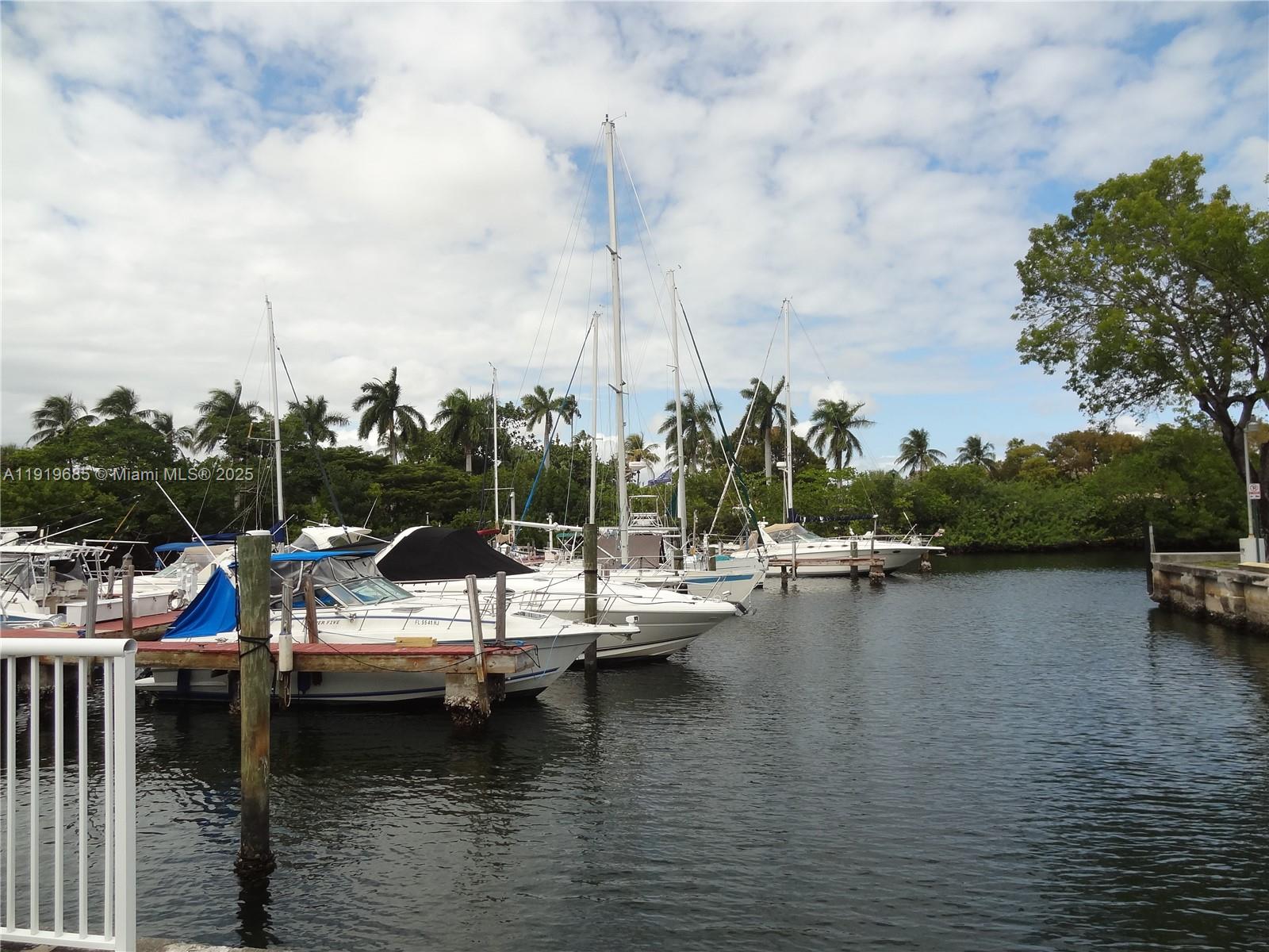 EI506 1 / 1 741 sq. ft. $ 2025-11-25 0 Photo