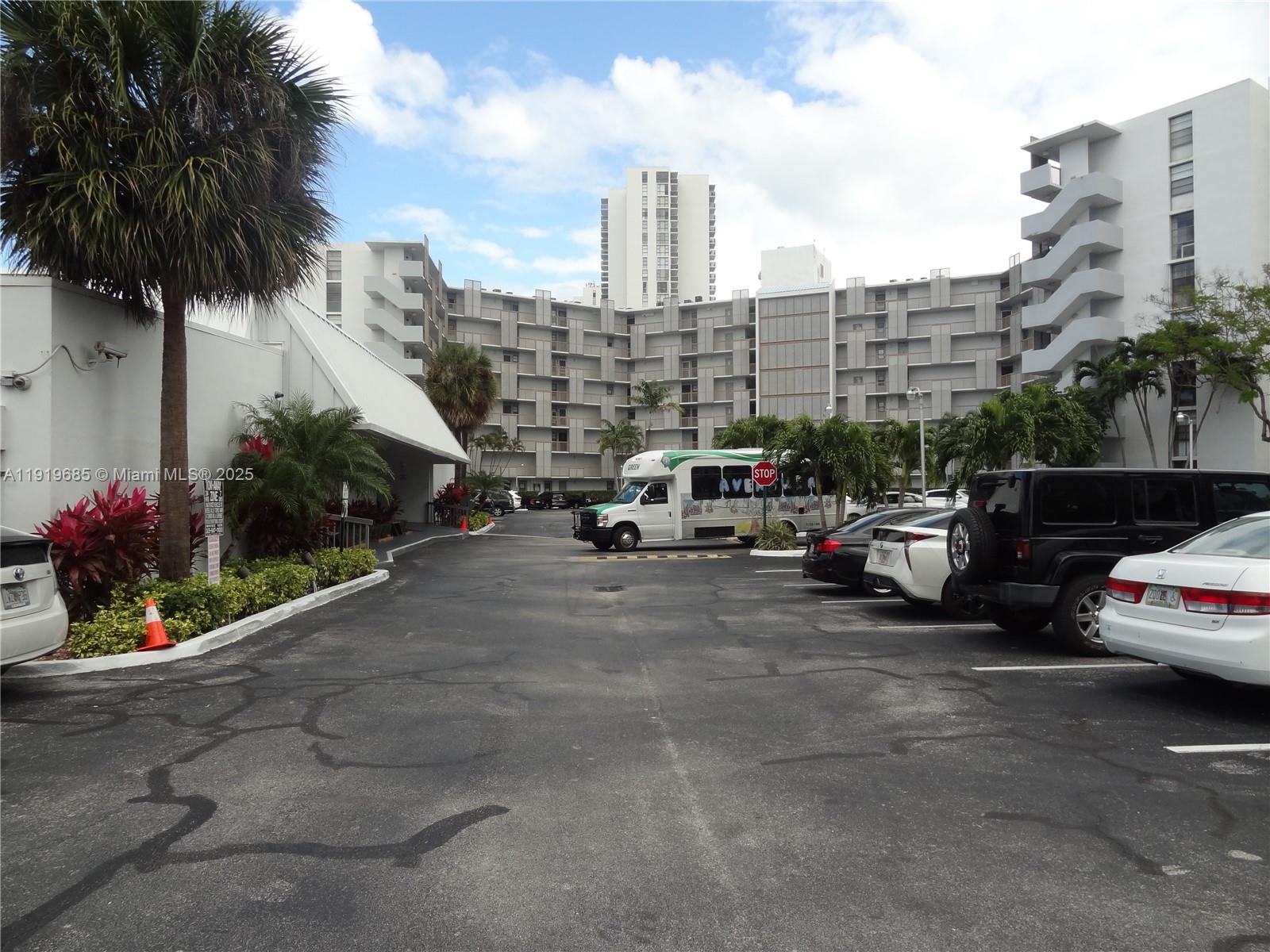 EI506 1 / 1 741 sq. ft. $ 2025-11-25 0 Photo