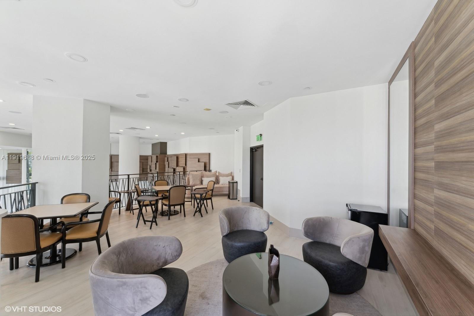 See details 2911 2 / 2 1140 sq. ft. $ 2025-11-25 0 Photo