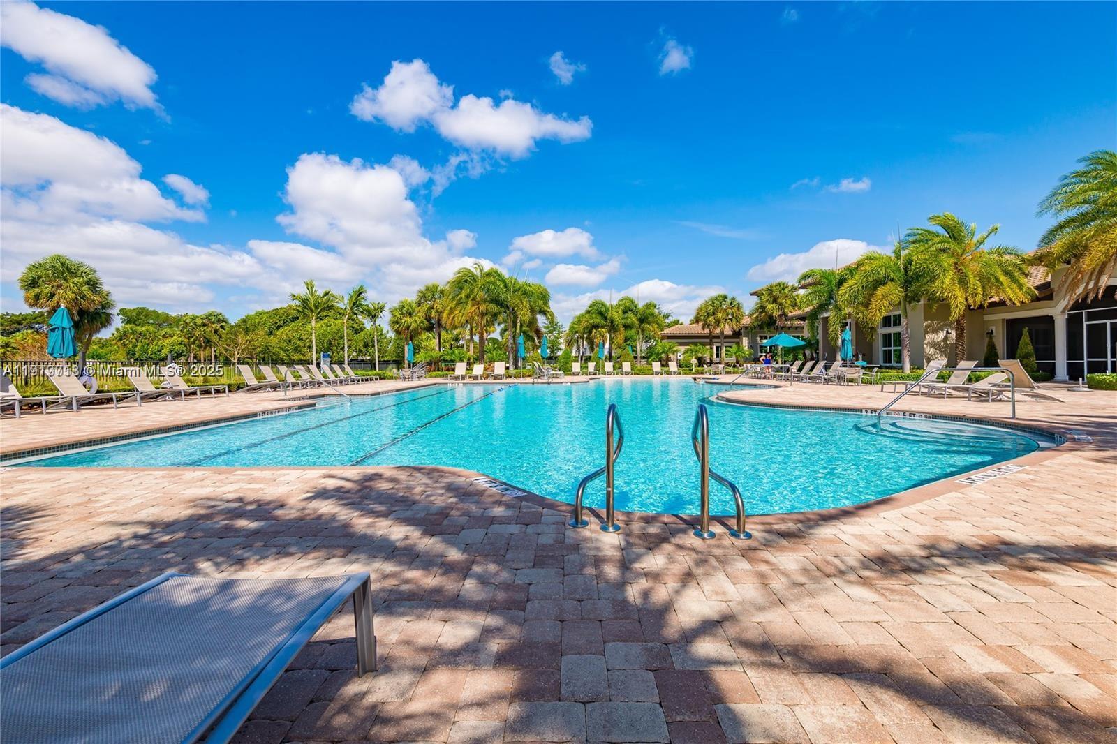 Подробнее 4144 3 / 3 1561 кв.футов $ 2025-12-05 0 Фото