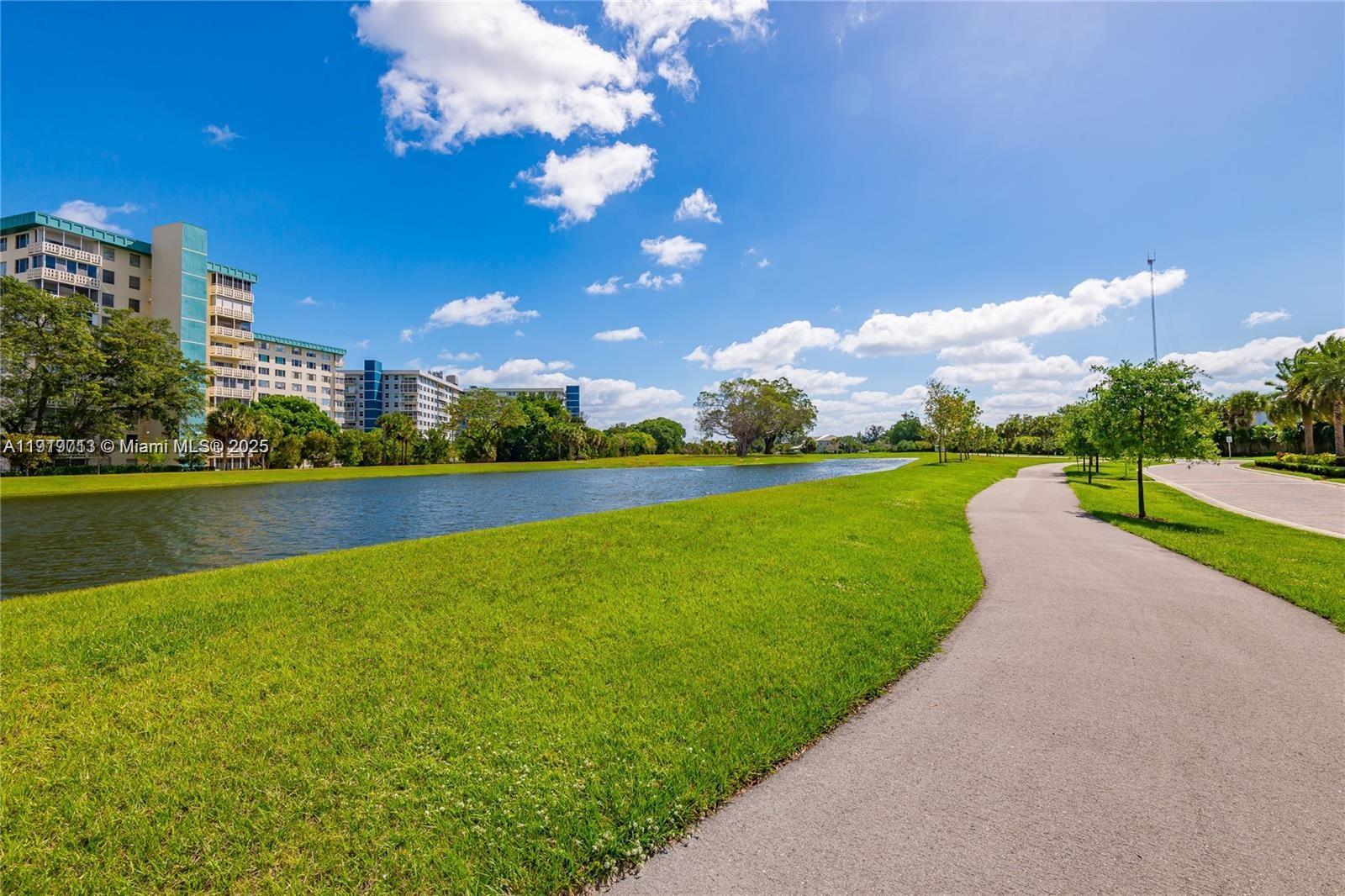 Подробнее 4144 3 / 3 1561 кв.футов $ 2025-12-05 0 Фото