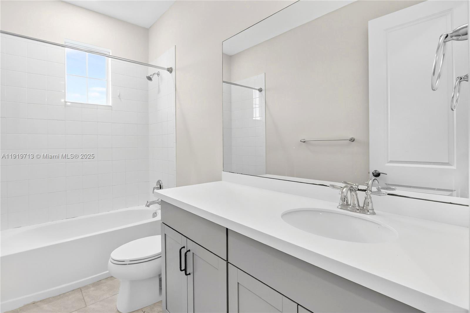 Подробнее 4144 3 / 3 1561 кв.футов $ 2025-12-05 0 Фото