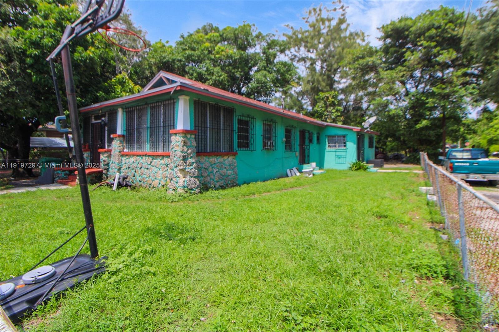 See details / 1897 sq. ft. $ 2025-11-25 0 Photo