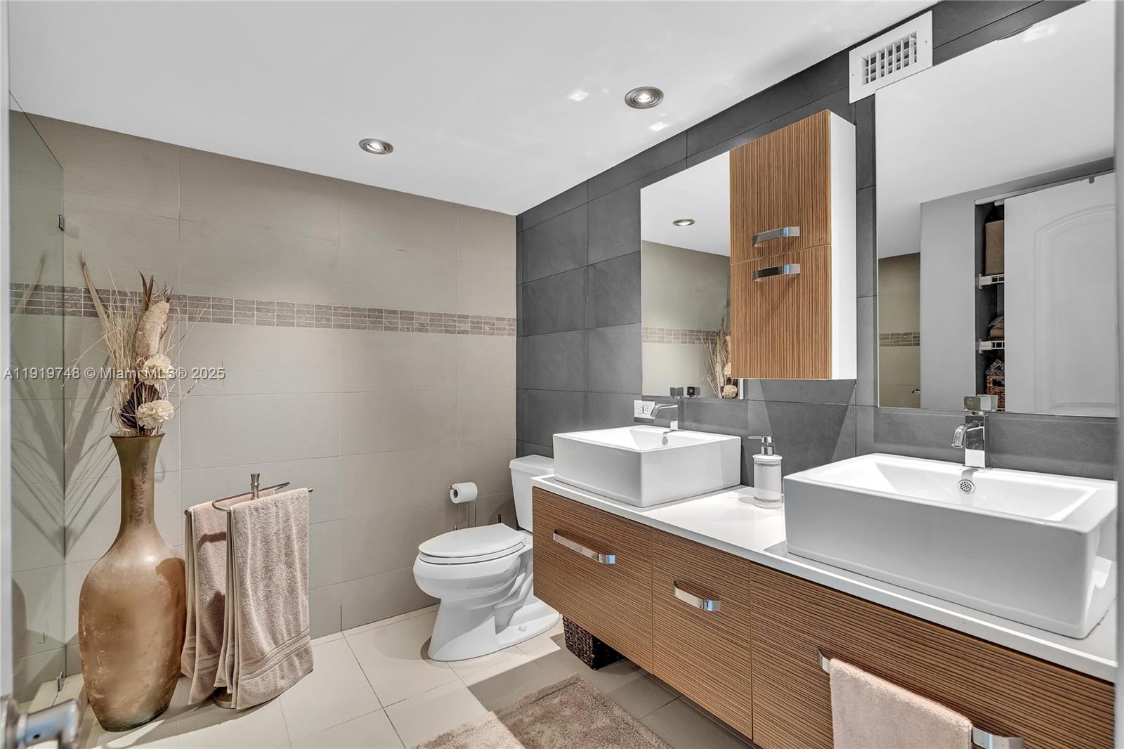 Photo of 2017 Ocean Dr #409, Hallandale Beach, Florida, 33009 -