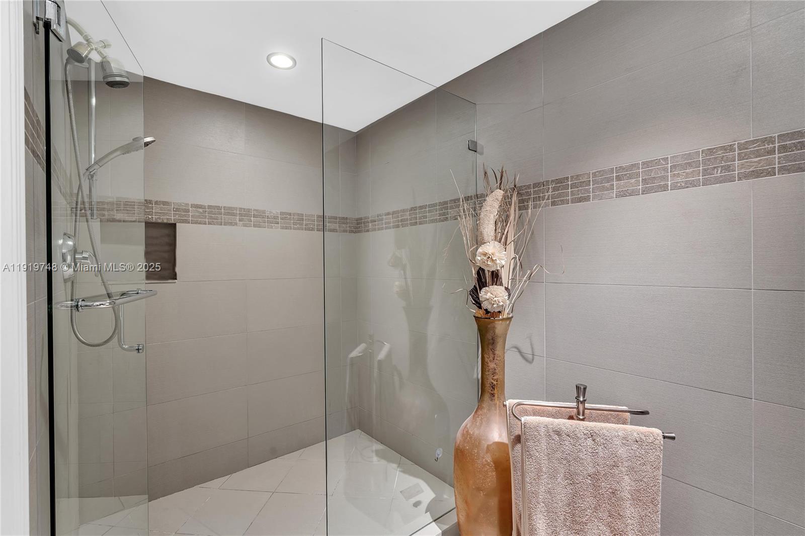 Photo of 2017 Ocean Dr #409, Hallandale Beach, Florida, 33009 -