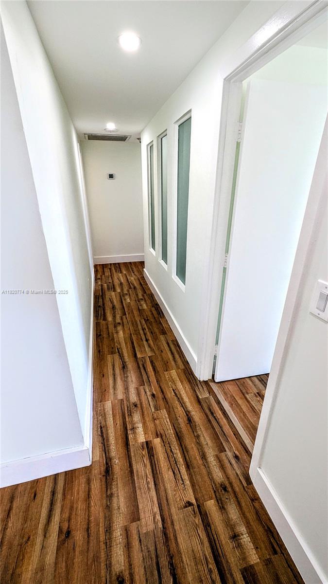 Ver detalles 206 3 / 3 1570 sq. ft. $ 2025-11-25 0 foto