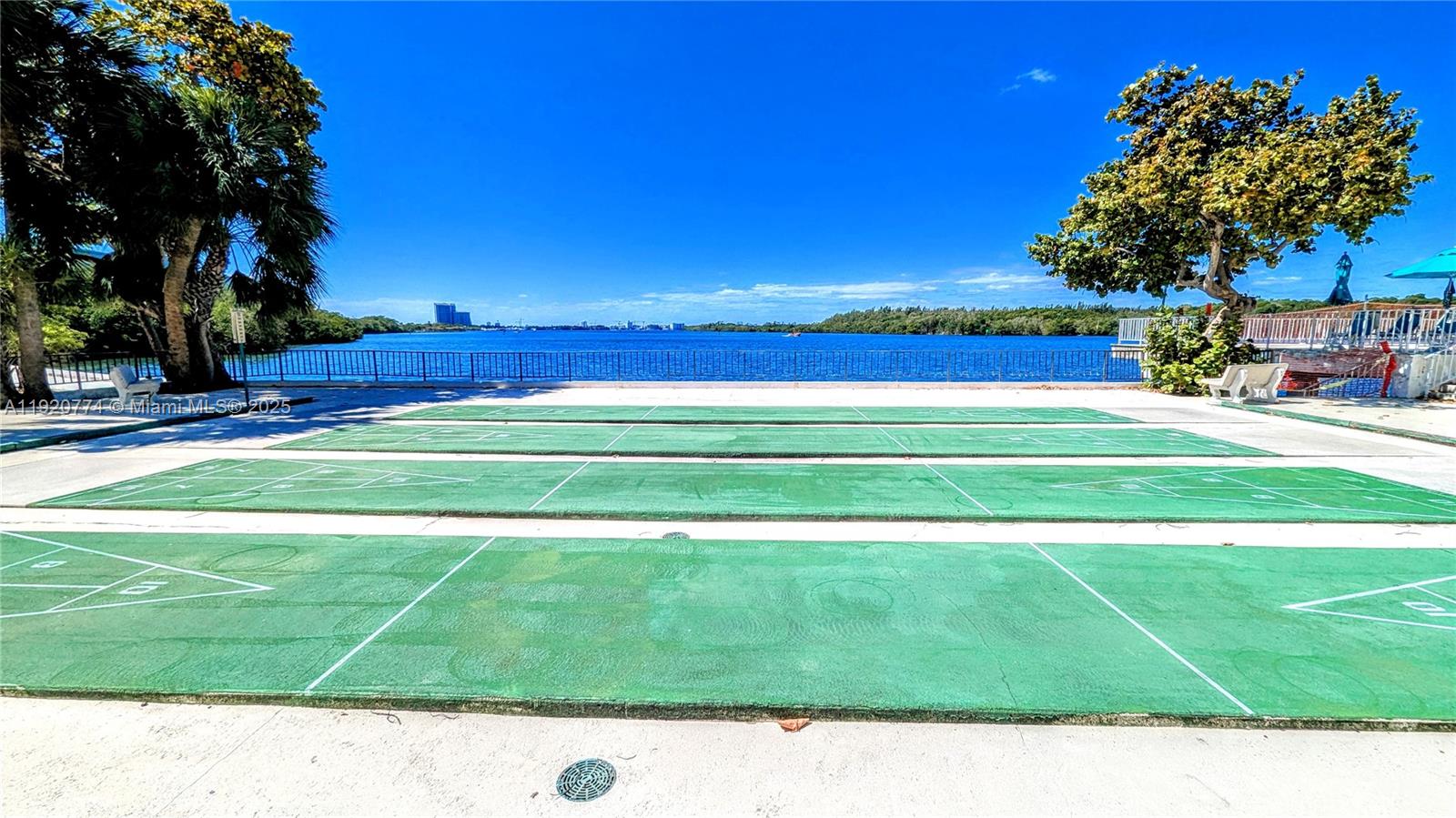 Ver detalles 206 3 / 3 1570 sq. ft. $ 2025-11-25 0 foto